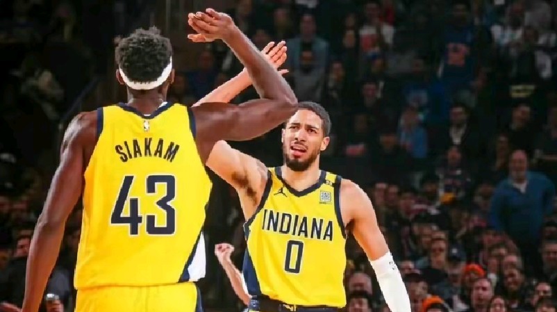 西亚卡姆在雄鹿比赛中关键助攻，挺进下一轮引发热议！